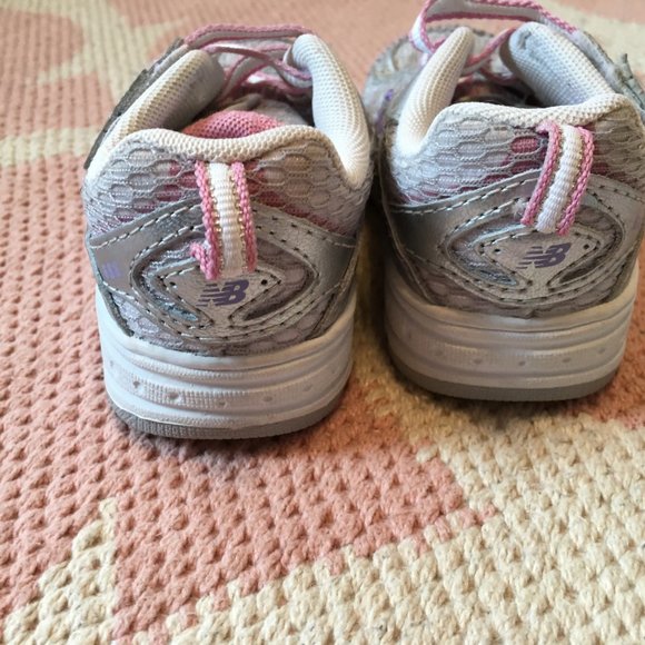 New Balance tennis shoes toddler size 7 1/2 - Picture 3 of 4